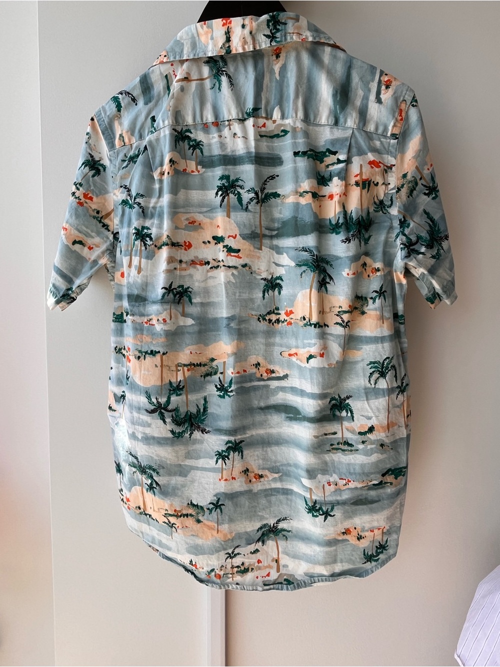 Old Navy Light Blue & Cream Island Print Short Sleeve Button-Up - Picture 2 of 2